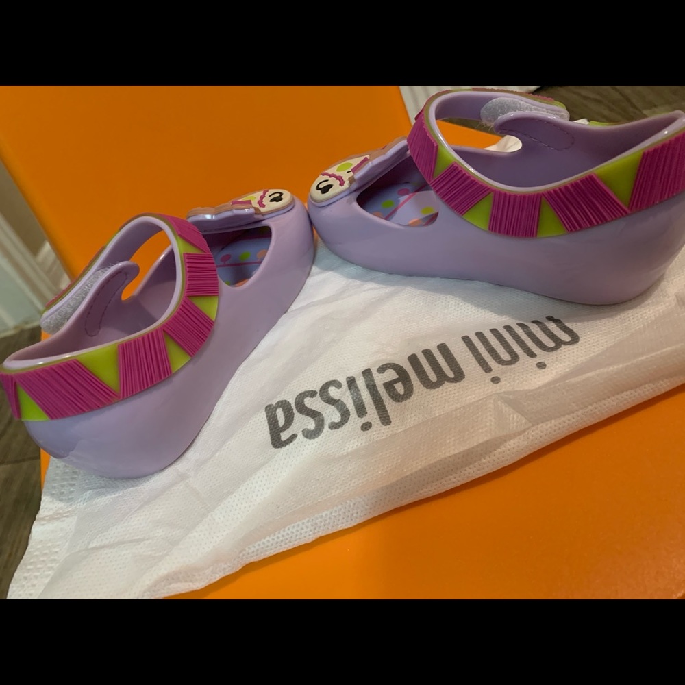 Mini Melissa - Picture 3 of 5